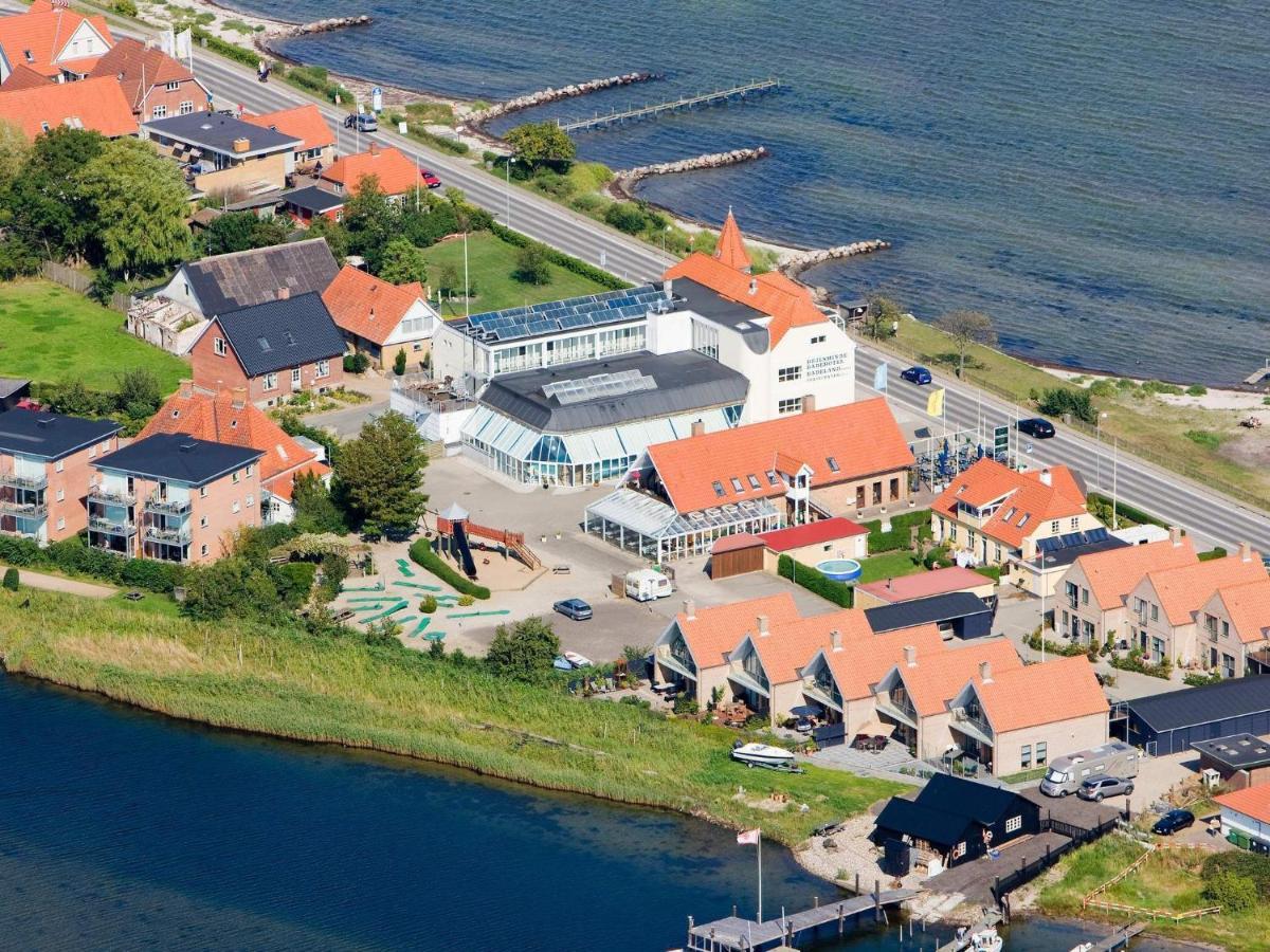 6 Person Holiday Home On A Holiday Park In Hejls Esterno foto