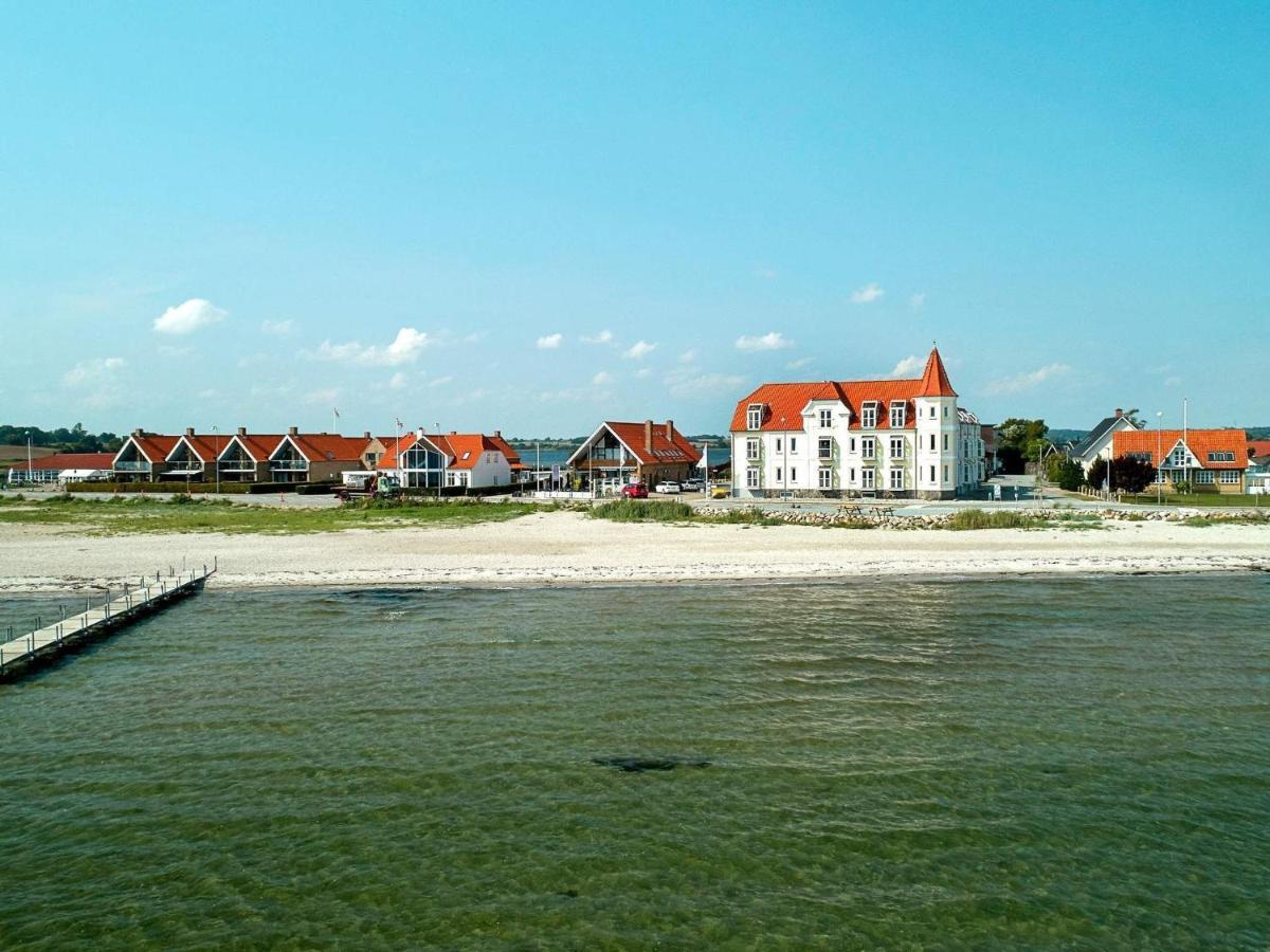 6 Person Holiday Home On A Holiday Park In Hejls Esterno foto