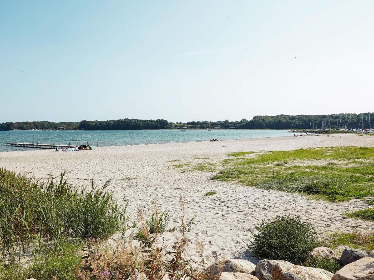 6 Person Holiday Home On A Holiday Park In Hejls Esterno foto