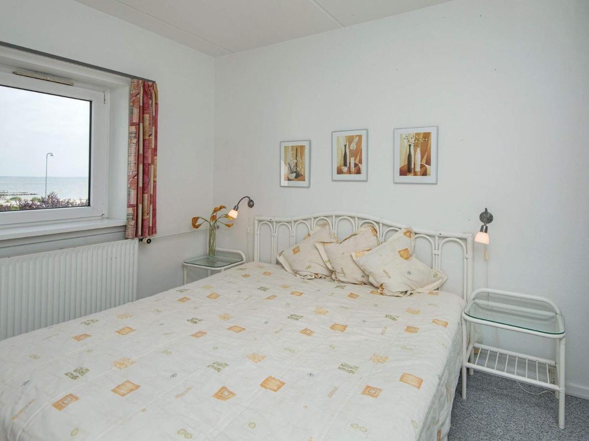 6 Person Holiday Home On A Holiday Park In Hejls Esterno foto