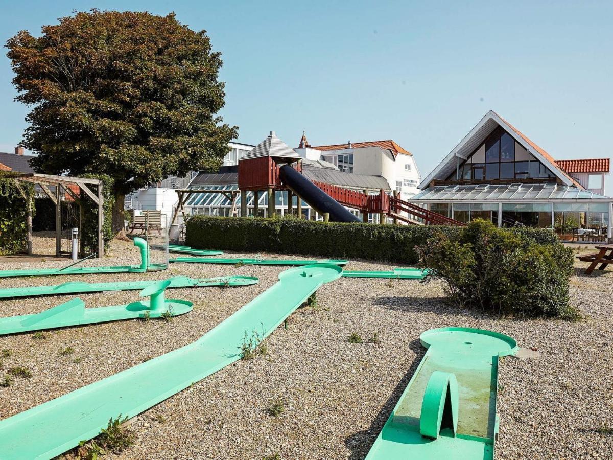 6 Person Holiday Home On A Holiday Park In Hejls Esterno foto
